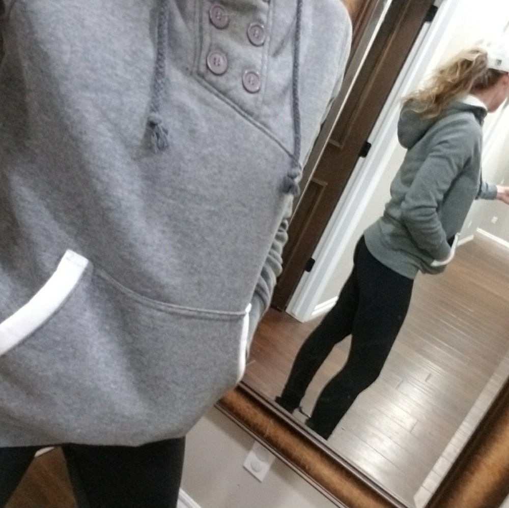 Sweatshirt - Picture 2 of 5